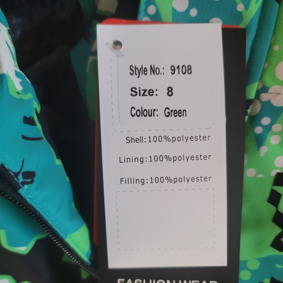 Urban Outdoor Green Kids Hooded Jacket Size 8 Winter Boy or Girl Detachable - Picture 4 of 11